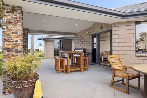 Photo of property in 10 Sophora Place, Papamoa Beach, Papamoa, 3118