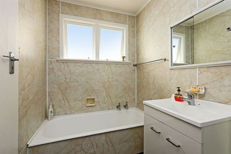 Photo of property in 1220 Norfolk Crescent, Mayfair, Hastings, 4122