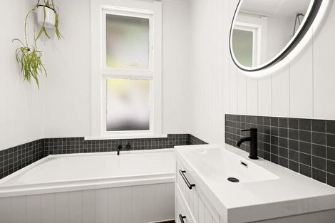 Photo of property in 45 Faraday Street, Hospital Hill, Napier, 4110