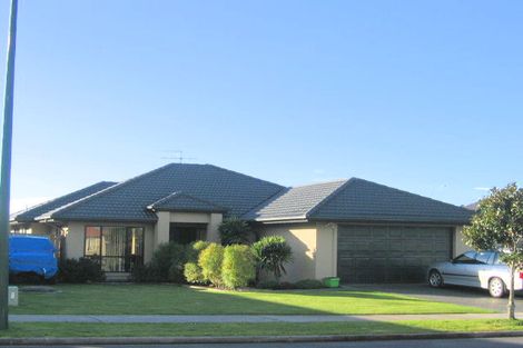 Photo of property in 74 Redcastle Drive, East Tamaki, Auckland, 2013