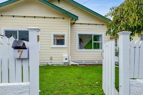 Photo of property in 7 Seddon Street, Westown, New Plymouth, 4310