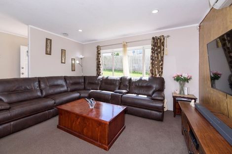 Photo of property in 49 Patts Avenue, Glendene, Auckland, 0602