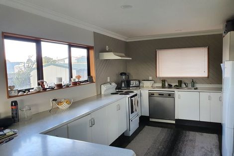 Photo of property in 12 Sutton Road, Drury, 2113