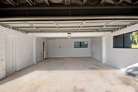 Photo of property in 3 Kathleen Street, Totara Vale, Auckland, 0627
