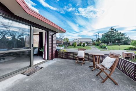 Photo of property in 18 Westgrove Avenue, Avonhead, Christchurch, 8042