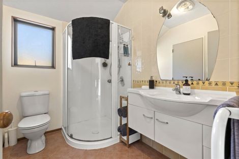 Photo of property in 24a Seaview Avenue, Northcote, Auckland, 0627