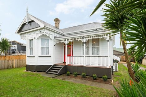 Photo of property in 6 Johnson Street, Dinsdale, Hamilton, 3204