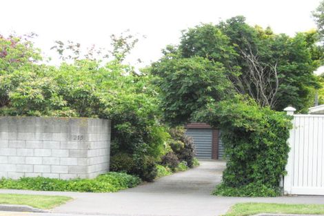 Photo of property in 215 Withells Road, Avonhead, Christchurch, 8042