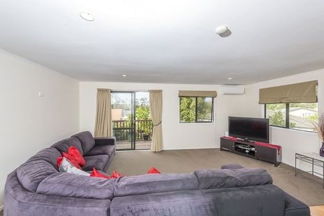 Photo of property in 26 Dovey Place, Massey, Auckland, 0614