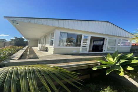 Photo of property in 14a Albert Road, Kelston, Auckland, 0602
