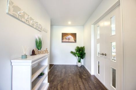 Photo of property in 33 Little Oaks Drive, Yaldhurst, Christchurch, 8042