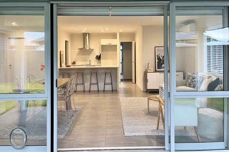 Photo of property in 8 Benmore Place, Poraiti, Napier, 4112