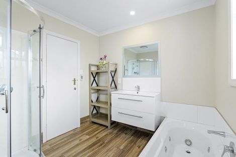 Photo of property in 375 Ilam Road, Bryndwr, Christchurch, 8053