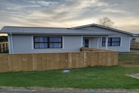 Photo of property in 6 Queens Road, Glen Avon, New Plymouth, 4312