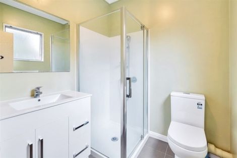 Photo of property in 38 San Valentino Drive, Henderson, Auckland, 0612