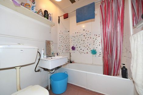 Photo of property in 711 Kiwi Street, Camberley, Hastings, 4120