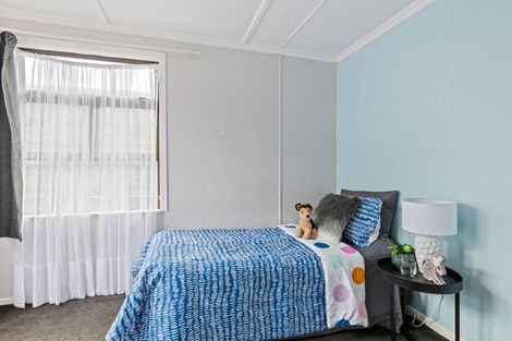 Photo of property in 69 Domett Street, Waitara, 4320