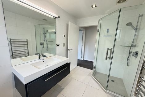 Photo of property in 2/6 Sandford Street, Campbells Bay, Auckland, 0630