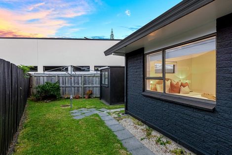 Photo of property in 2/3 Centreway Road, Orewa, 0931