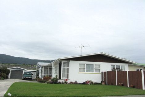 Photo of property in 1/29 Kipling Crescent, Stoke, Nelson, 7011