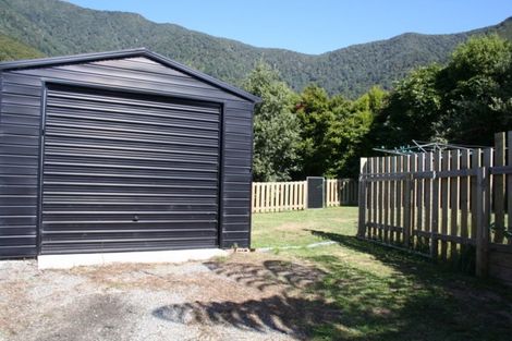 Photo of property in 12 Orchard Lane, Okiwi Bay, French Pass, 7193