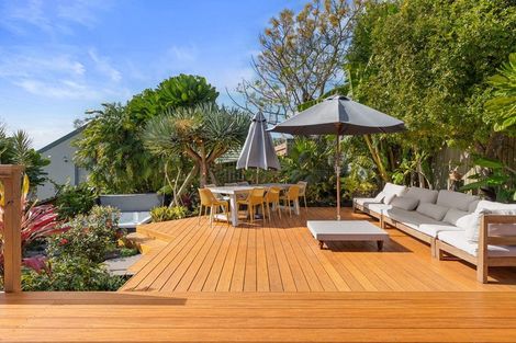 Photo of property in 1/26 Nor'east Drive, Northcross, Auckland, 0632