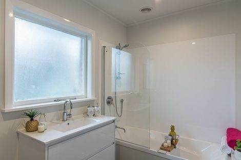 Photo of property in 49 Ocean Road, Paraparaumu Beach, Paraparaumu, 5032