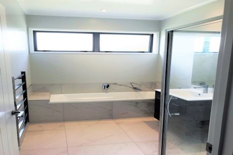 Photo of property in 2 Huarahi Pai Road, Huapai, Kumeu, 0810