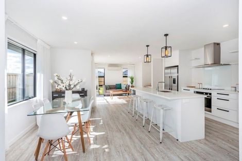 Photo of property in 4 Northmoor Boulevard, Rolleston, 7615