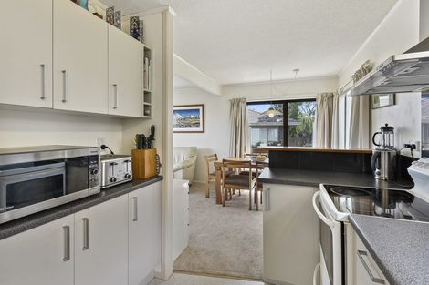 Photo of property in 2 Paulownia Place, Totara Heights, Auckland, 2105