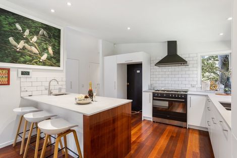 Photo of property in 18 Kereru Grove, Greenhithe, Auckland, 0632