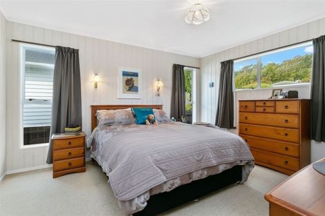 Photo of property in 8 Lauderdale Road, Papakowhai, Porirua, 5024