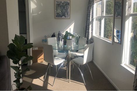 Photo of property in 6 Philip Place, Hillcrest, Auckland, 0627