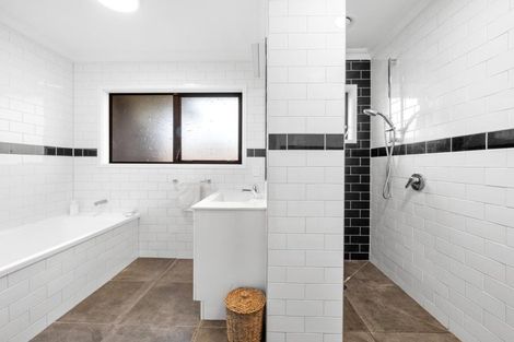 Photo of property in 614b Papamoa Beach Road, Papamoa Beach, Papamoa, 3118