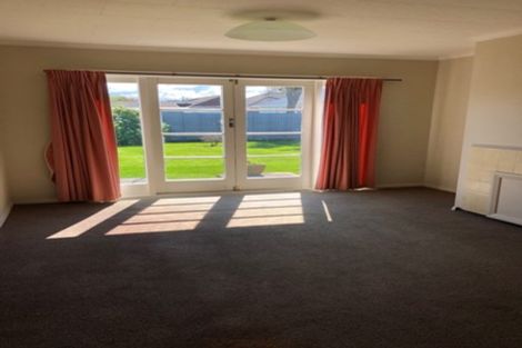 Photo of property in 17 Newall Avenue, Bryndwr, Christchurch, 8052