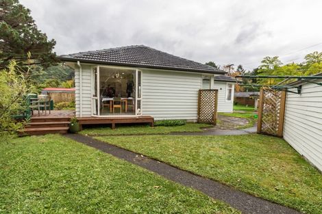 Photo of property in 18 Whangakoko Grove, Birchville, Upper Hutt, 5018