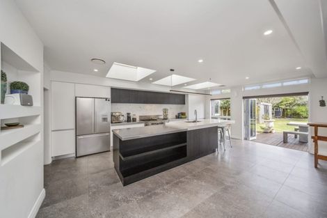 Photo of property in 36 Richmond Street, Fitzroy, New Plymouth, 4312