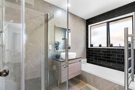 Photo of property in 2/16 James K Baxter Place, Addington, Christchurch, 8024