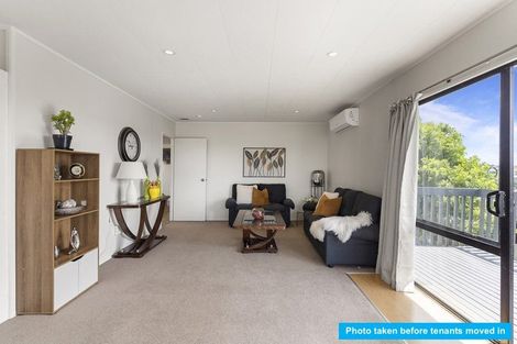 Photo of property in 1/19 Exeter Place, Unsworth Heights, Auckland, 0632