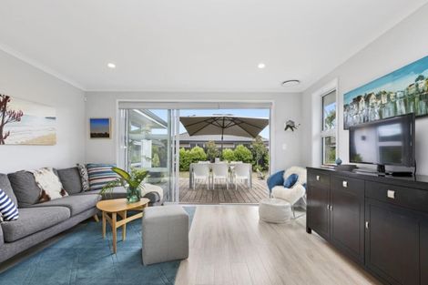 Photo of property in 17 Drabble Crescent, Papamoa Beach, Papamoa, 3118