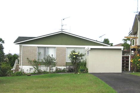 Photo of property in 1/49 Manhattan Heights, Glendene, Auckland, 0602