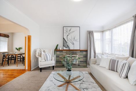 Photo of property in 27 Pembroke Street, Highbury, Palmerston North, 4412