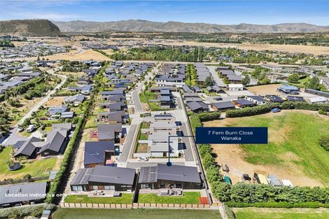 Photo of property in 7 Fern Burn Close, Wanaka, 9305