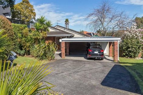 Photo of property in 5 Photinia Place, Botany Downs, Auckland, 2010