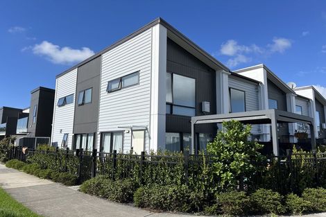 Photo of property in 11 Lumbarda Drive, Kumeu, 0810