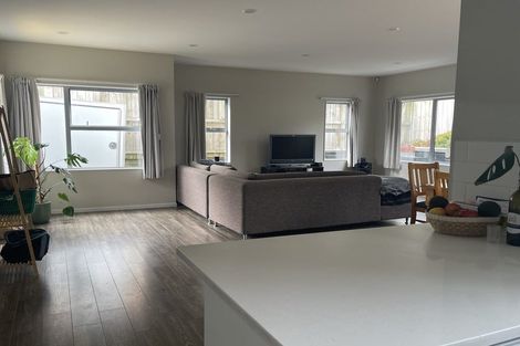 Photo of property in 38a Archers Road, Glenfield, Auckland, 0629