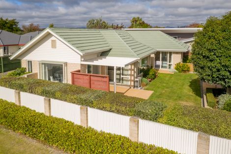 Photo of property in 10 Harrys Way, Redwood, Christchurch, 8051