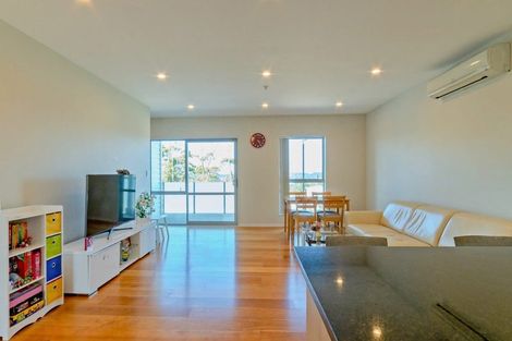 Photo of property in 11/147 Albany Highway, Unsworth Heights, Auckland, 0632