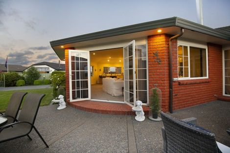 Photo of property in 14 Rutland Place, Taradale, Napier, 4112