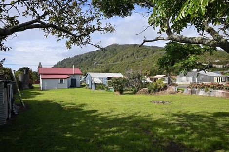 Photo of property in 10 Greenfield Street, Hector, 7822